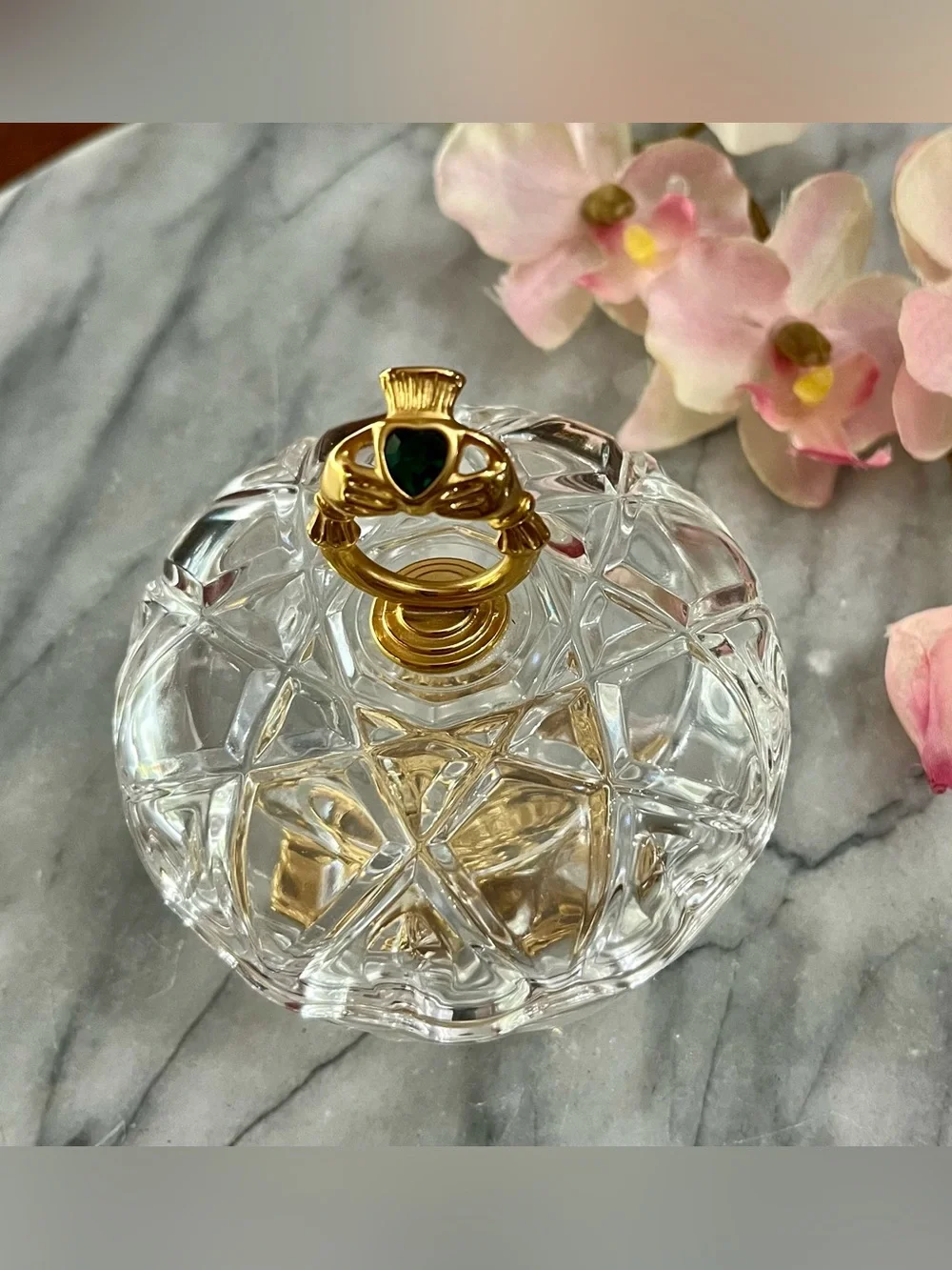 VTG Killarney Crystal Ireland Trinket Dish 22K Gold Claddagh Lid & Filigree Base